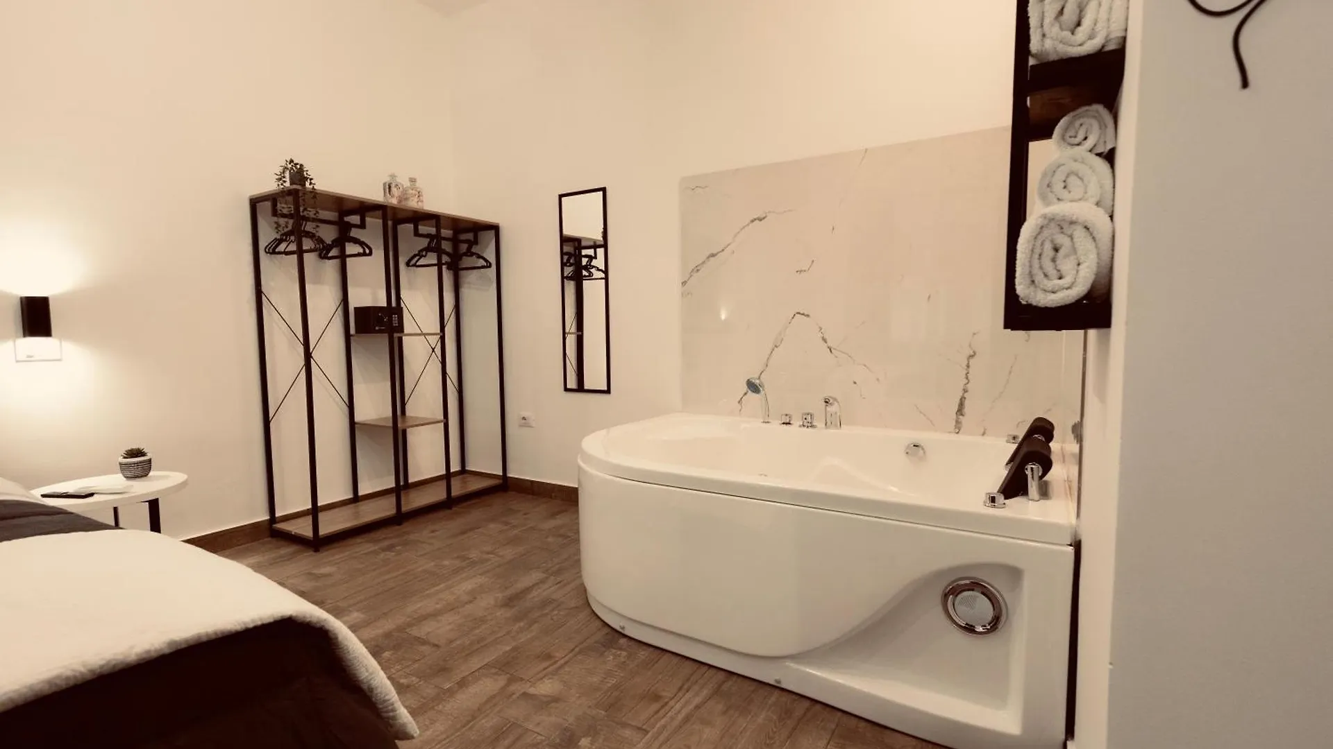 باليرمو Elene Suites Soggiorno Mediterraneo 0*,